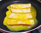 Foto langkah ke 3 dari resep Telur Gulung Roti.