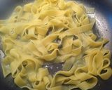 Foto del passaggio 8 della ricetta Porcini in crema, cotti e crudi con pappardelle con crema di gorgonzola dolce e noci
