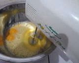 Foto langkah ke 5 dari resep Cup Cake Polos, Lembut banget.