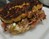Foto del paso 11 de la receta: Sándwich🥙de carne🥩bbq🍯, cebolla🧅, pimiento🫑y queso🧀