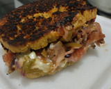 Foto del paso 11 de la receta: Sándwich🥙de carne🥩bbq🍯, cebolla🧅, pimiento🫑y queso🧀