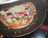 चीजी आटा पिज़्ज़ा (Cheesy Aata Pizza recipe in Hindi) रेसिपी चरण 3 फोटो
