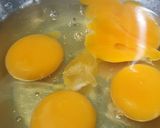 Foto langkah ke 1 dari resep Bolu pandan slice almond (4 telur).