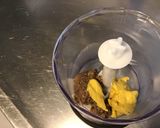 Une image de l'étape 2 de Sauce à la truffe noire,moutarde et ciboulette.