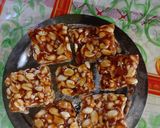 शेंगदाणा चिक्की (Peanuts chikki irecipe in marathi) रेसिपी स्टेप 6 फोटो 