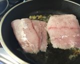 Foto del paso 3 de la receta: Pesca del día con camarones y azafrán
