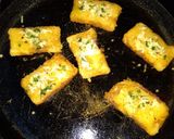 A picture of step 3 of Cheese garlic bread.