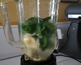 Foto del paso 1 de la receta: Batido Verde de Acelga, Limón y Cambur