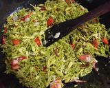Foto langkah ke 5 dari resep Tumis Bunga Pepaya & Teri Anti Pahit.