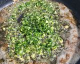 Foto del paso 5 de la receta: Colitas de rape en salsa verde con almejas y gambas