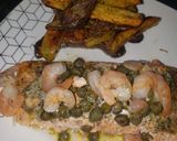 Foto del paso 9 de la receta: Salmón con alcaparras y camarón acompañado de papas bravas