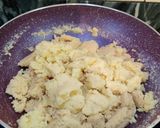A picture of step 5 of SOOJI KHOYA MODAK...