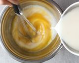 A picture of step 5 of Castella Caramel Pudding.