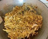 รูปขั้นตอนการทำที่ 3 ของ ผัดพริกแกงหน่อไม้ดองใส่อกไก่สับ