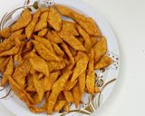 A picture of step 3 of Spicy crackers.