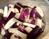 Foto langkah ke 1 dari resep Terong balado ala perdesaan.