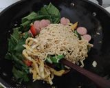 Foto langkah ke 3 dari resep Mie Goreng.