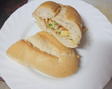Foto del paso 3 de la receta: Bocadillo de tortilla francesa con jamón, pimiento y cebolla