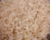 A picture of step 2 of Chinese Maggi.