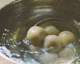A picture of step 9 of Red Bean Glutinous Rice Balls (Chè Trôi Nước Nhân Đậu Đỏ).