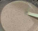A picture of step 2 of Strawberry Purée Cake w/ Chocolate Cream.