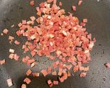 Foto del paso 3 de la receta: Espárragos a la plancha con huevo y jamón