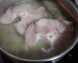 Foto del paso 3 de la receta: Caella en salsa verde con almejas