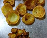 A picture of step 3 of Stuffed Italian spiced potato in spinach.