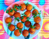 A picture of step 6 of Potatoes onion fritters / aalu pyaaz pakora in appe pan.