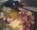 A picture of step 2 of Kashmiri chicken pulao.
