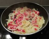 Foto del paso 2 de la receta: Empanadas de col rizada y pollo