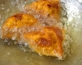 A picture of step 6 of Maxican cheese samosa.