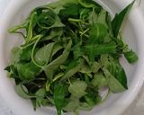 Foto langkah ke 1 dari resep Tumis kangkung tahu puyuh.