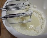 Pas rețetă Tort simplu cu mascarpone, ciocolată albă și căpșuni 6 fotografie