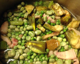 Foto del paso 1 de la receta: Estofado de habas, guisantes y alcachofas