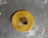Foto langkah ke 2 dari resep Donat Labu.