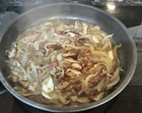 Foto del paso 1 de la receta: Galette de shiitakes, cebolla, jamón y queso