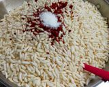 A picture of step 2 of Murmura Chivda.