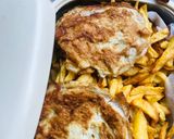 A picture of step 3 of Chips / fries & egg🥔🥚🍳.
