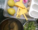 A picture of step 2 of Lemon and mint popsicle.