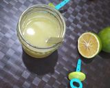 A picture of step 2 of Sweetlime Popsicles.