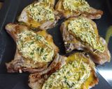 Foto del paso 3 de la receta Chuletas de cerdo gratinadas con queso al aroma de limón