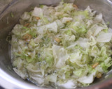 Foto del paso 4 de la receta: Ensalada de escarola con ajitos fritos