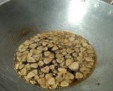 Foto langkah ke 3 dari resep 423.Kacang Bawang Santan Daun Jeruk.