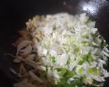 Foto langkah ke 2 dari resep Nasi goreng ayam semur.