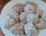 A picture of step 4 of Spaghetti and Meatballs #4weekschallenge #Charityrecipe.