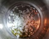 Foto del passaggio 2 della ricetta Zuppa di asparagi selvatici e uova, ricetta del riciclo 🌷
