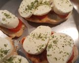 Mozzarellás, paradicsomos csirkemell recept fázis 3 fotója