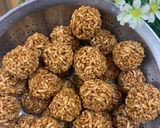 A picture of step 7 of Murmuray ke ladoo.