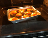 Foto del paso 7 de la receta: Cordero al ajillo con patatas fritas y champiñones rellenos